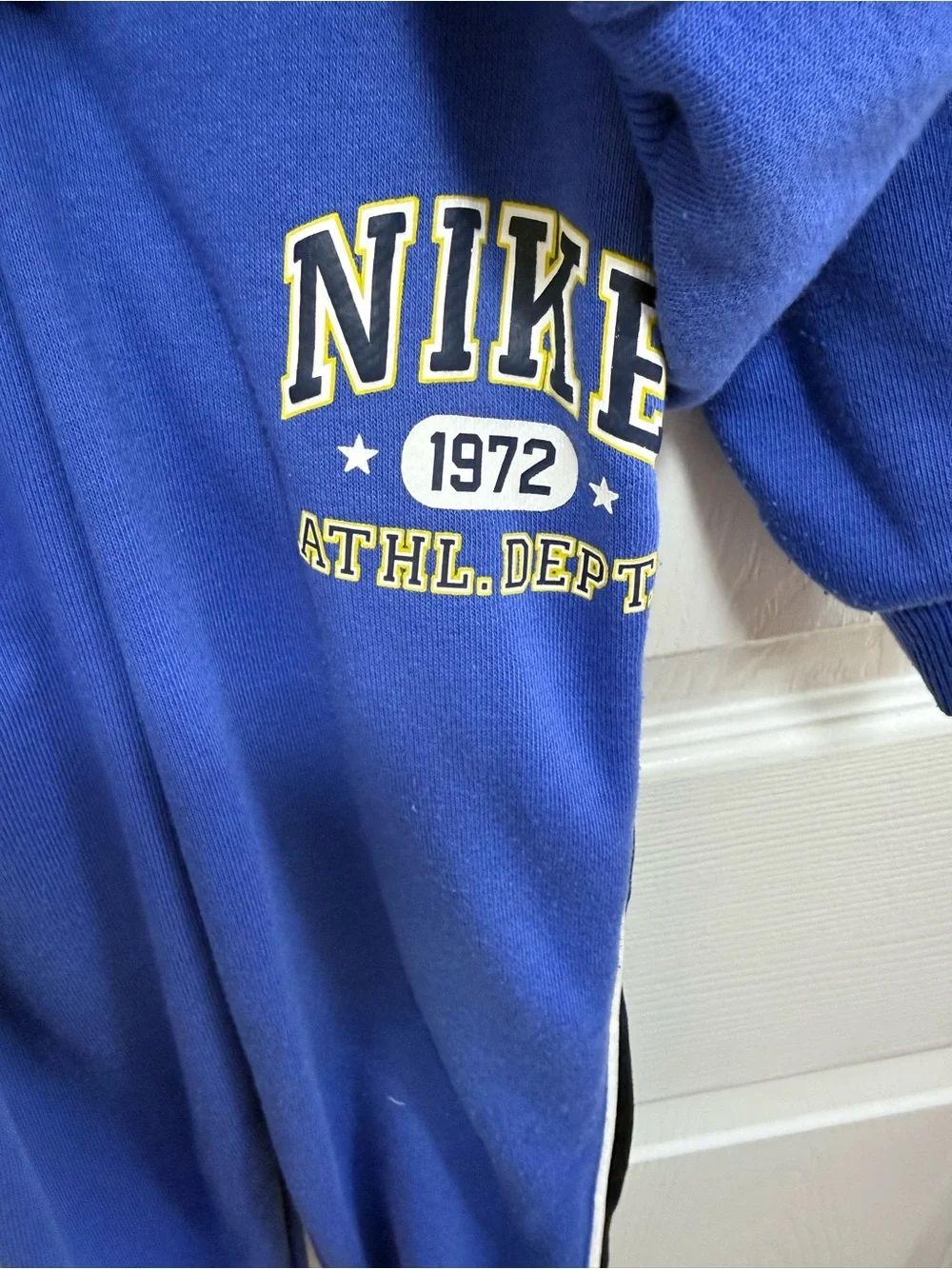 Nike Blue '1972 ATHL. DEPT.' Crewneck Sweatshirt & Joggers Set, Size 5